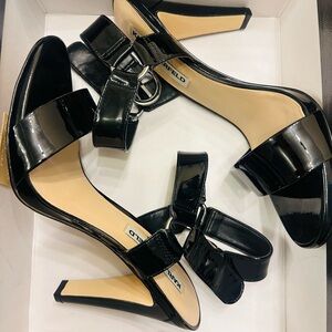 Karl Lagerfeld Corine Black Patent Leather Heels - LIKE NEW